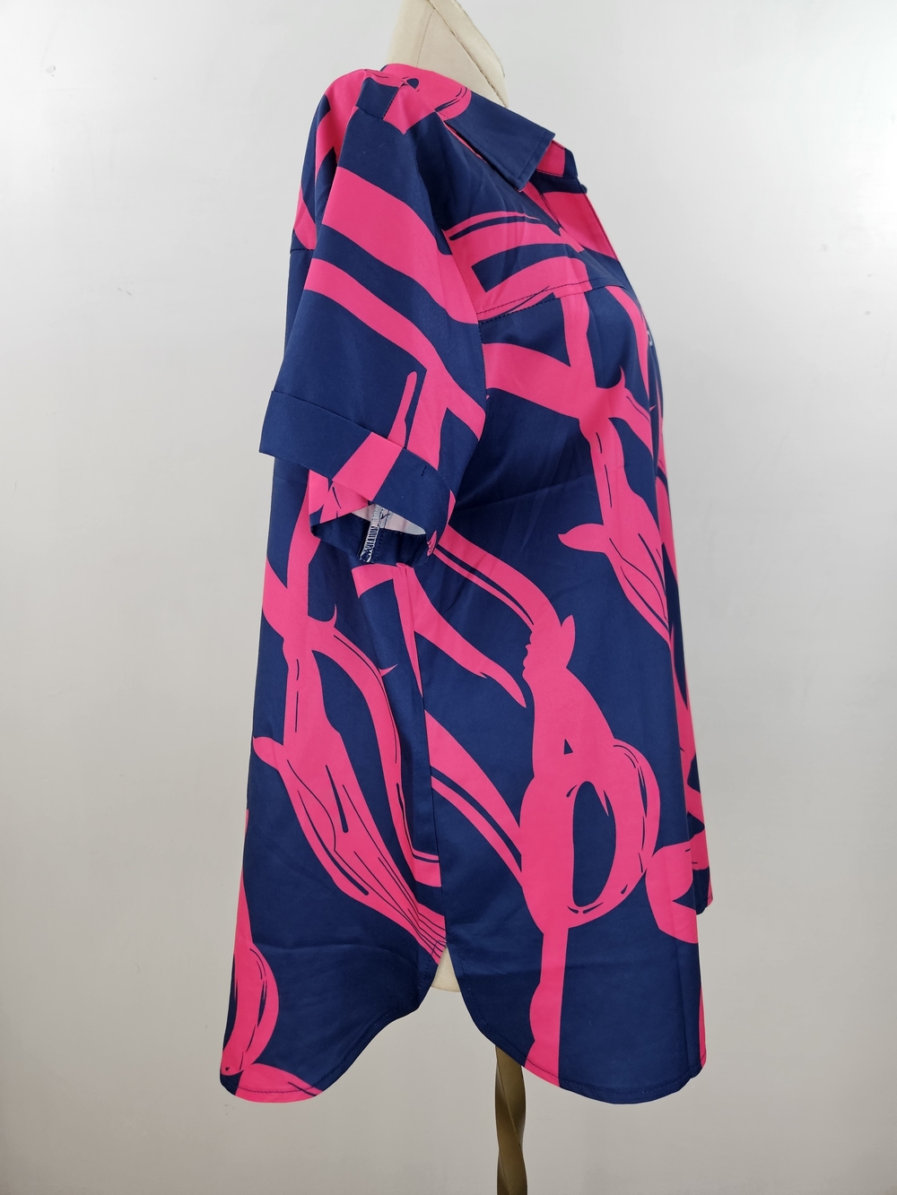 Rapbin Women's Navy and Hot Pink Printed Button-Up Shirt Size Medium - Picture 3 of 7